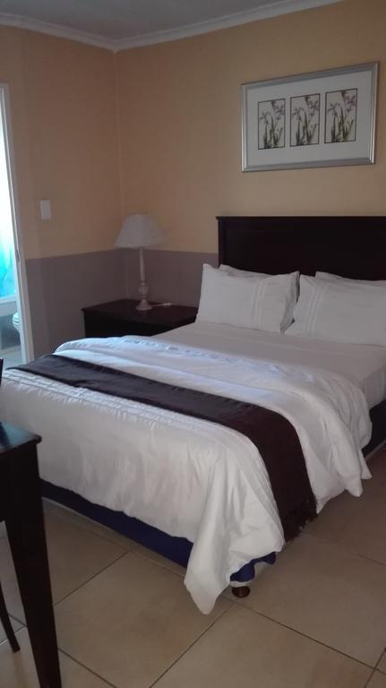 Villa Via Hotel Midrand Exterior foto